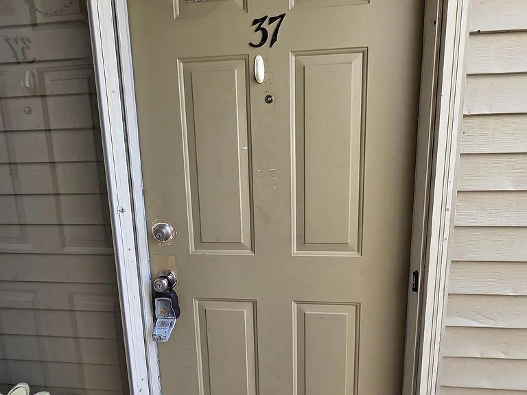 37 Bridgewater Dr #37 — Photo 2