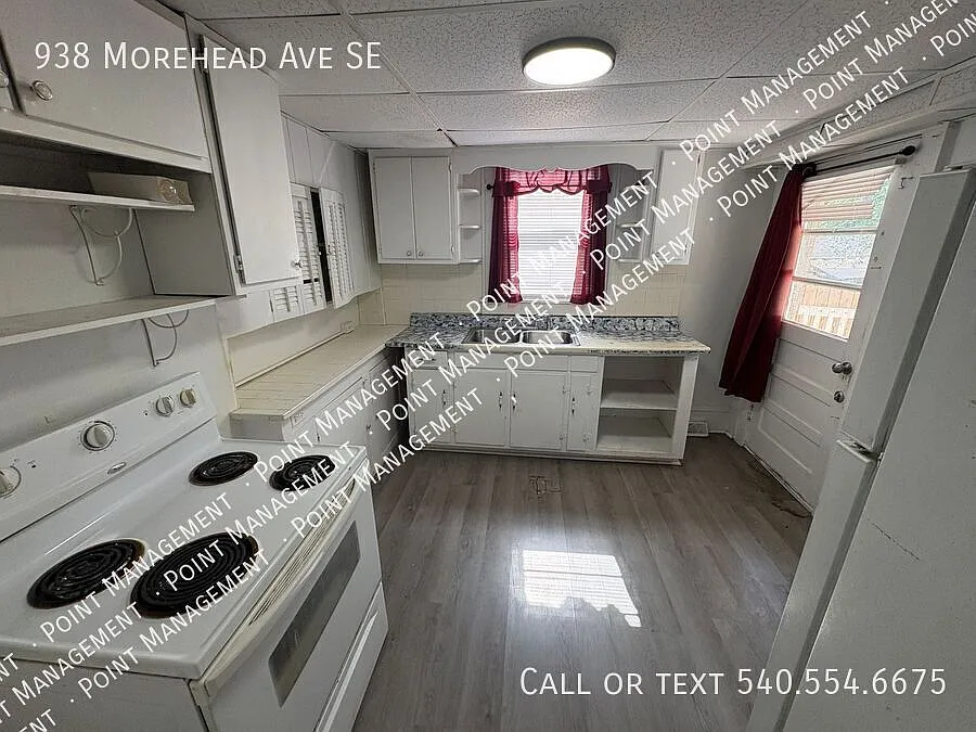 3 Bedroom 1 Bath Located in Southeast Roanoke! — Photo 4