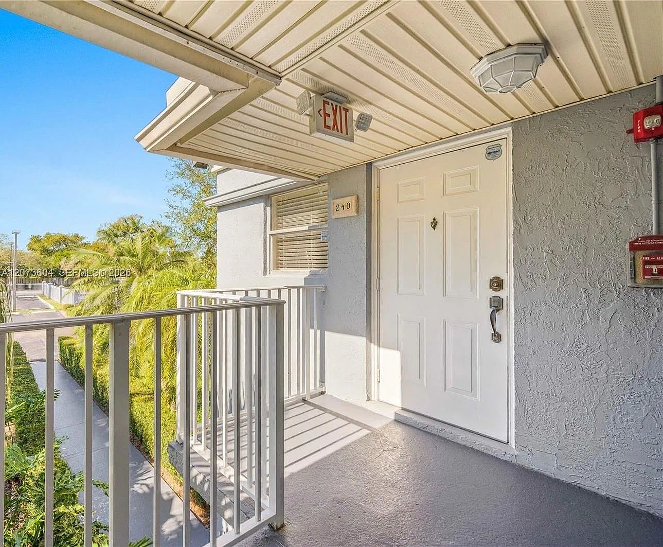 2 bed, 1.5 bath, 1012 sqft, $2,650 — Photo 3