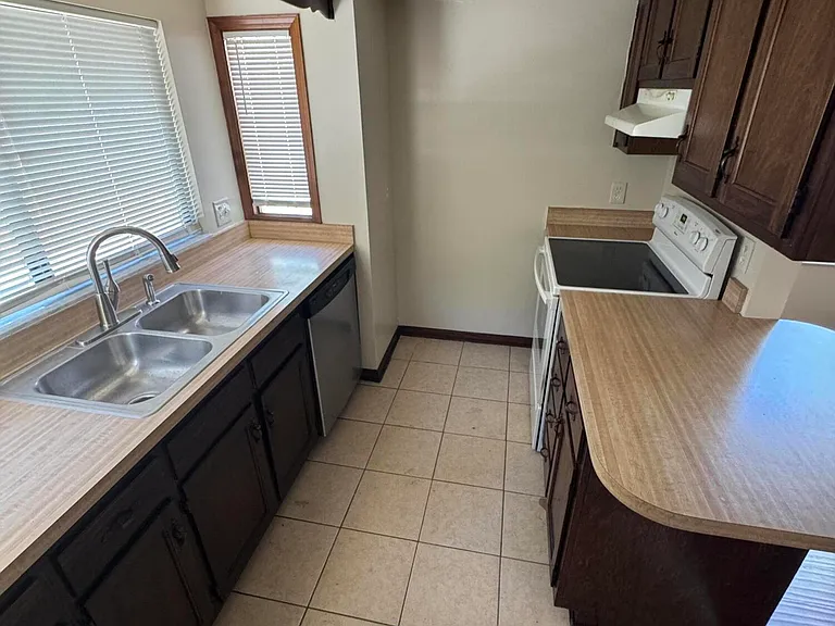 8321 Crosswind Rd — Photo 11