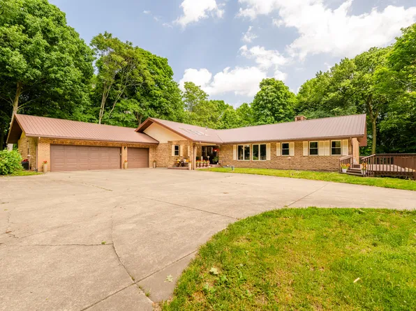 4047 Wildon Ct, Buchanan, MI 49107