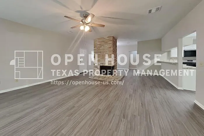 3 bed, 2.0 bath, 1808 sqft, $1,950 — Photo 3