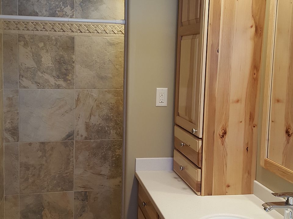 1st image of 912 Wilson St #House