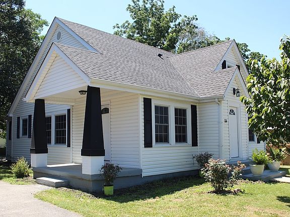 4th image of 114 Oak St