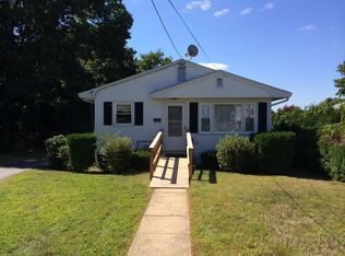 2 Roseway St, New London, CT 06320