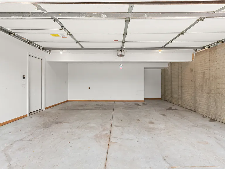 3814 N 173rd Ave — Photo 30