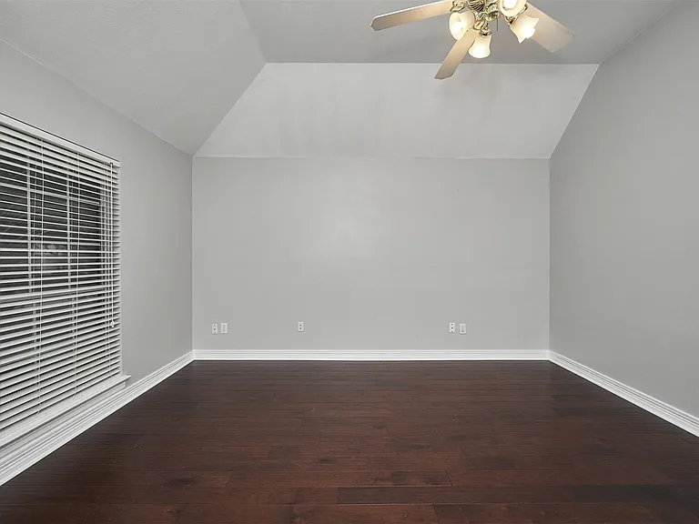 314 Shore Breeze Ln — Photo 8