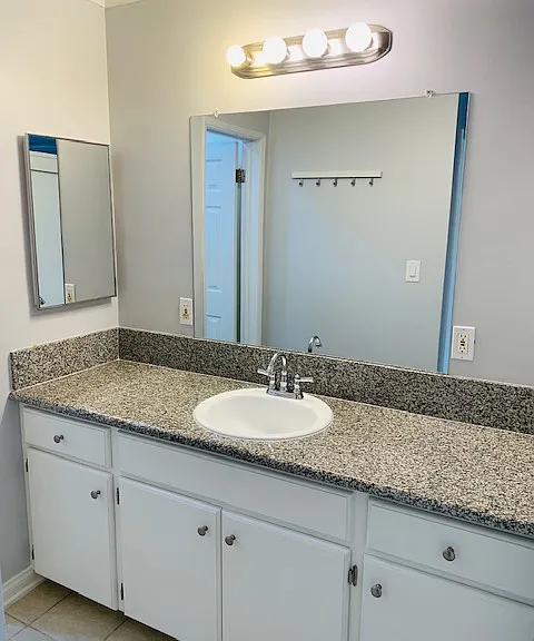 2304 S Carmelina Ave #5 — Photo 4