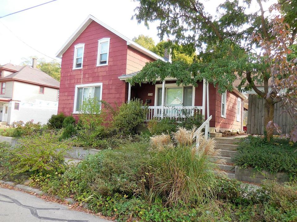 1st image of 1334 College Ave NE