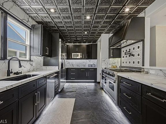 3rd image of 3431 Myrtle Ave