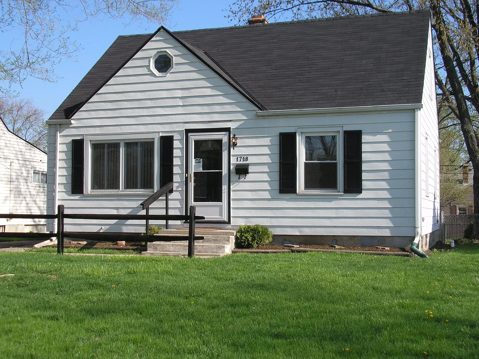 1718 Audrey Rd photo 1