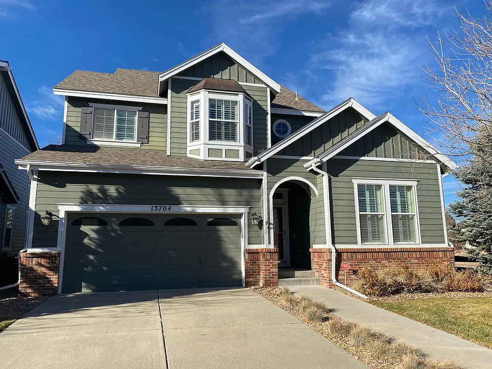 13704 E Caley Dr