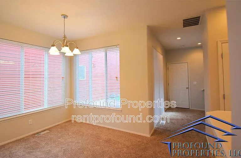 6055 SW 208th Pl — Photo 4