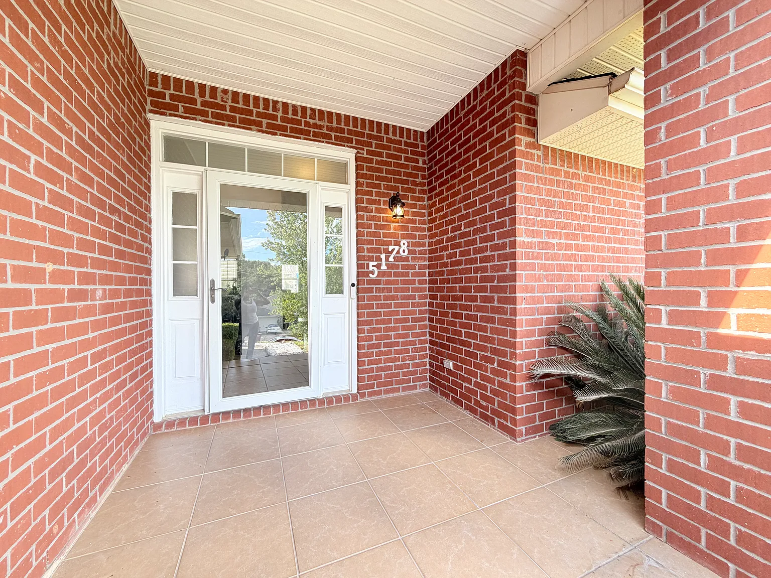 4 bed, 1812 sqft, $2,500 — Photo 2