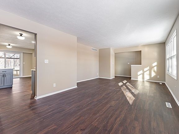 5th image of 3896 Applewood Ln