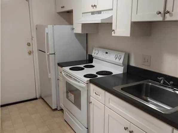 25 Brooks Ave #19, Quincy, MA 02169