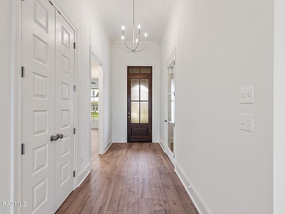 2nd image of 104 Sun Vista Ln