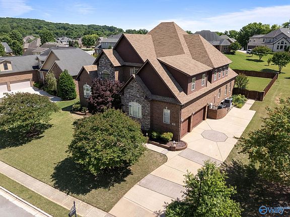 3rd image of 202 Silverado Dr