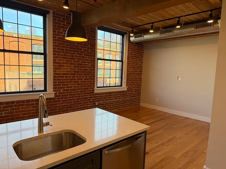 1665 Main Street — Photo 11