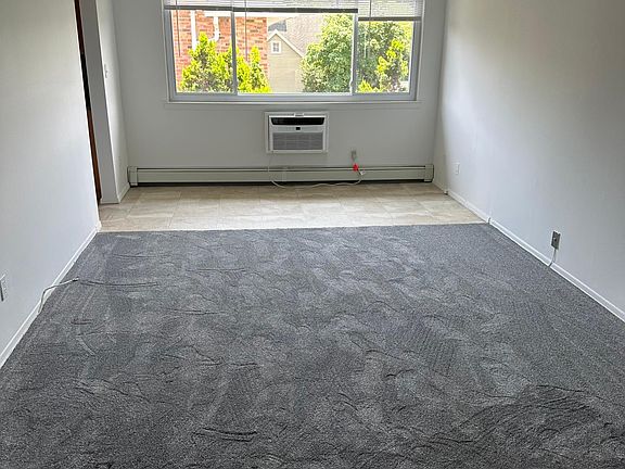 2nd image of 4 S Marion Pl APT 2A