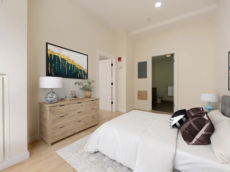 40 Fay St #302 — Photo 10