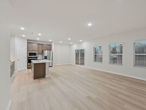 3rd image of 408 Karlov Rd