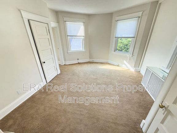 5th image of 3943 Glenmore Ave Unit 2