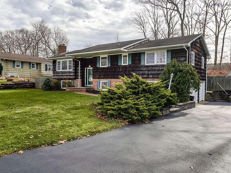 26 Storyland Ln — Photo 2