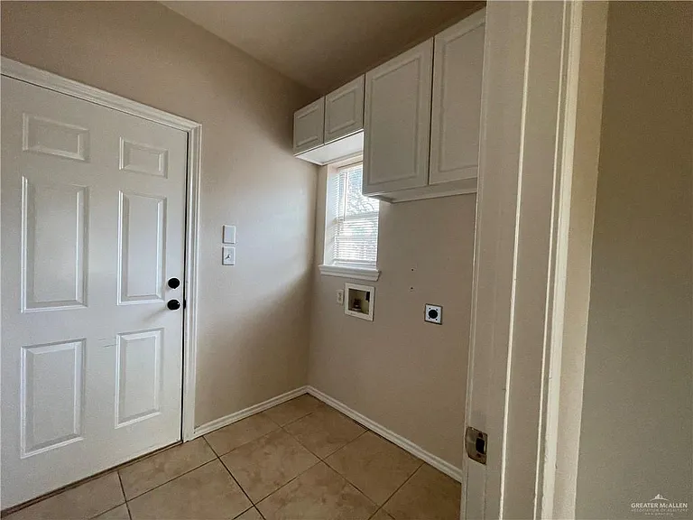 2515 Dove Ave — Photo 6