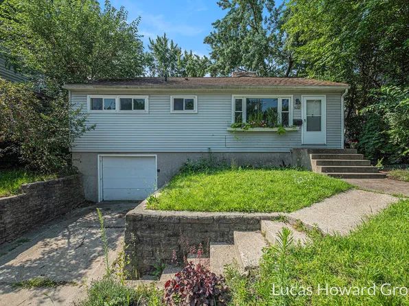 1446 Burton St SE, Grand Rapids, MI 49507