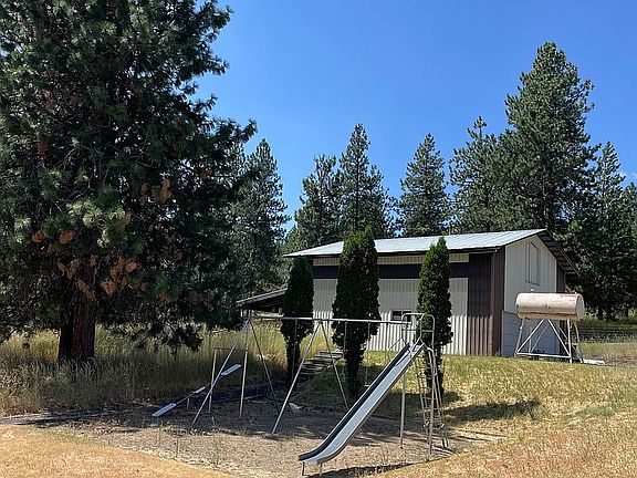 3rd image of 19918 E Crestwood Ln