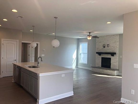 4th image of 213 Conservancy Dr #4