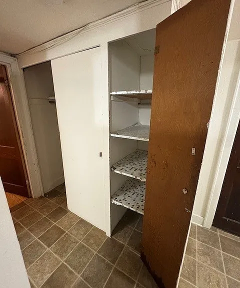 2024 Kendall Ave #5 — Photo 8