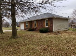 613 S Daniel Ln, Willard, MO 65781
