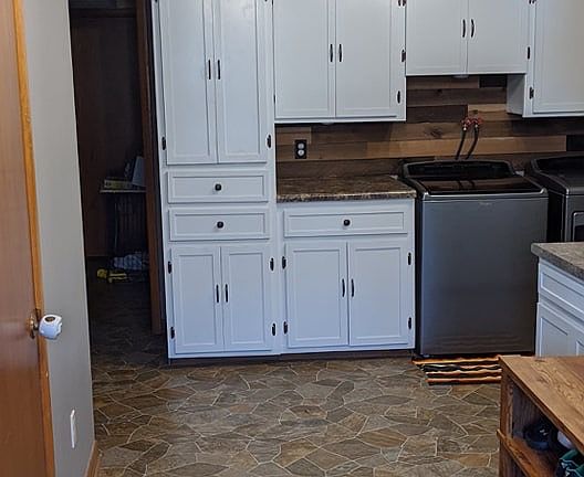 5th image of 230 Tanglewood St