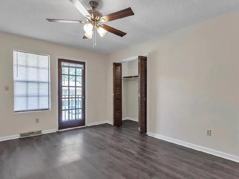 102 Kimeran Ln #B — Photo 9