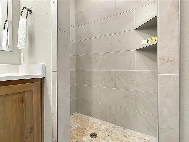 132 Calvin Dr — Photo 19