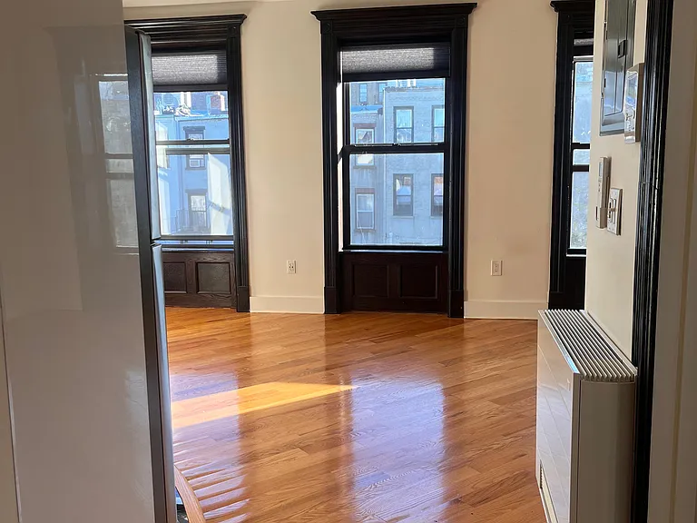 1308 Dean St #4R — Photo 11