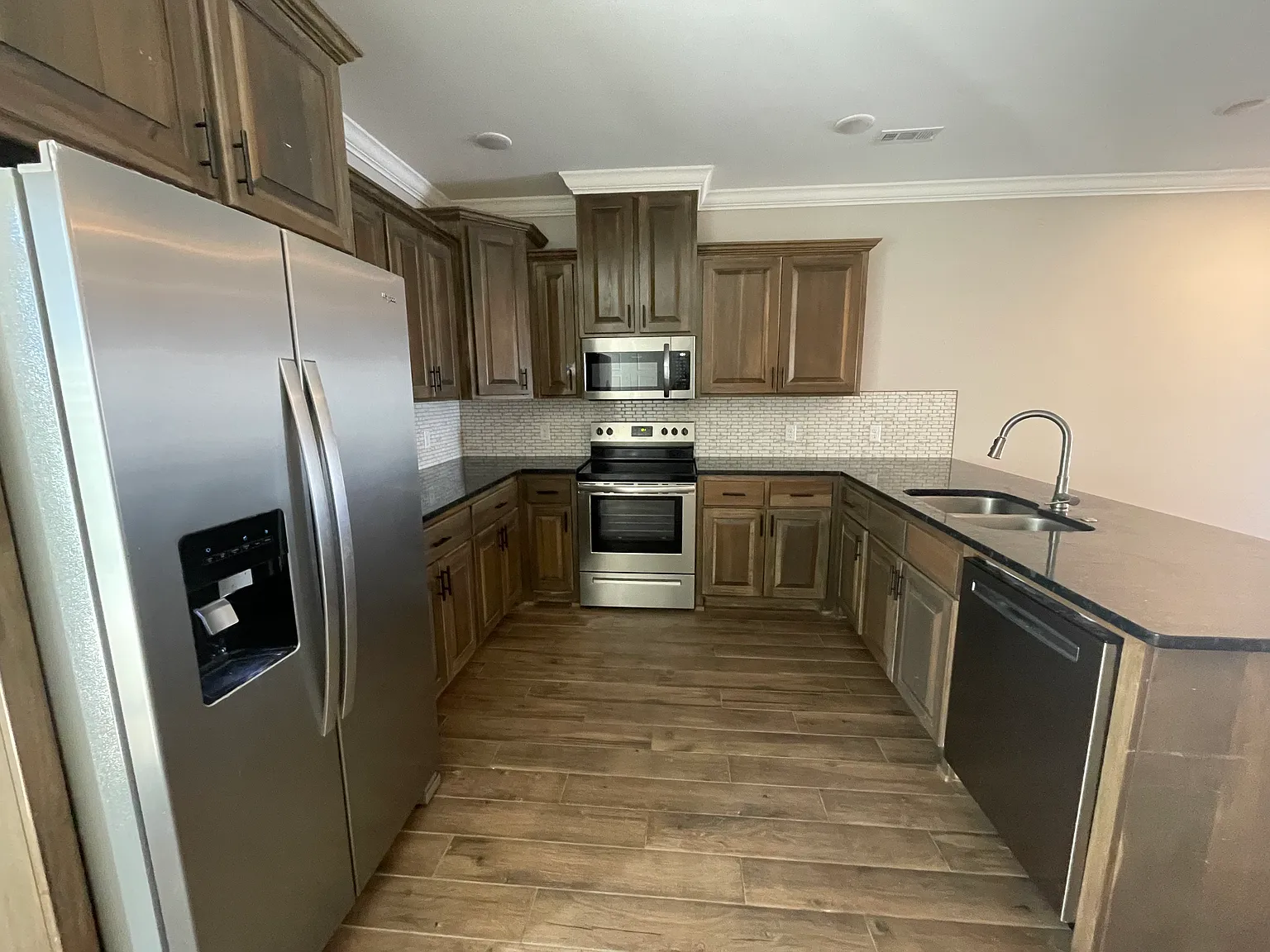 2 bed, 2.5 bath, 1153 sqft, $1,450 — Photo 3