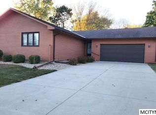 4 Quarry Rd, Mason City, IA 50401
