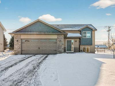 504 Moline Loop NW, Isanti, MN, 55040