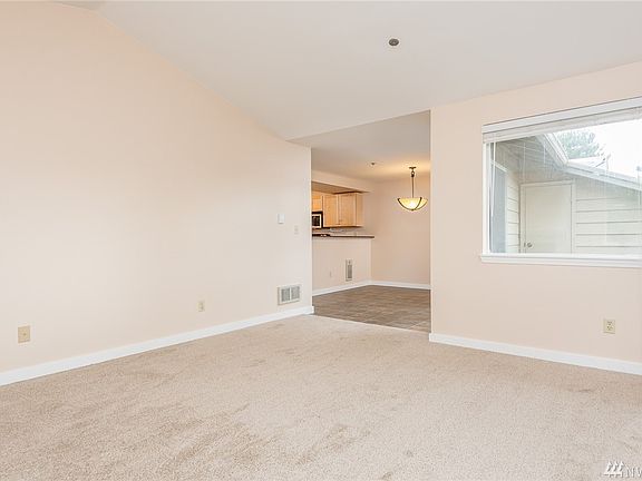 5th image of 6700 NE 182nd St APT D304