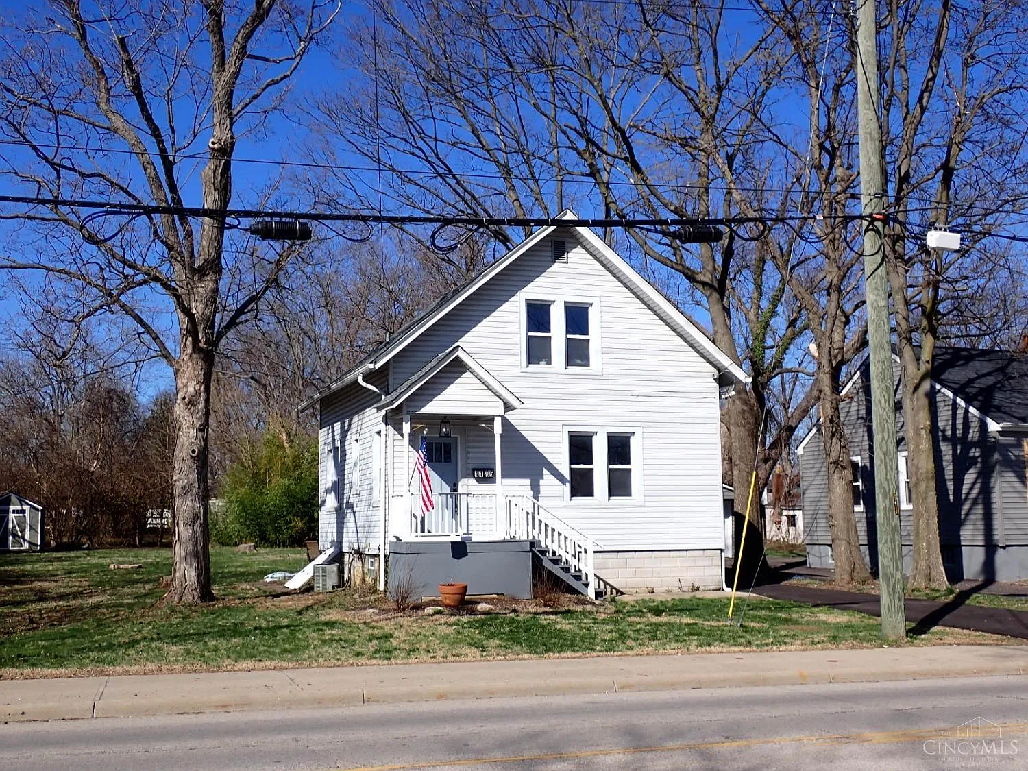 4406 E Galbraith Rd photo 1