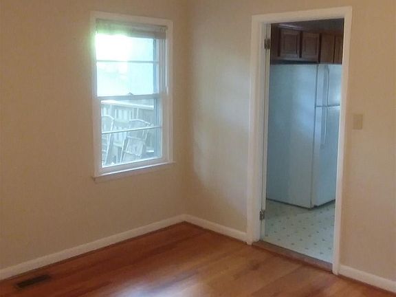 4th image of 3136 Brentwood Rd