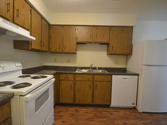 2nd image of 174-176 Church St #8