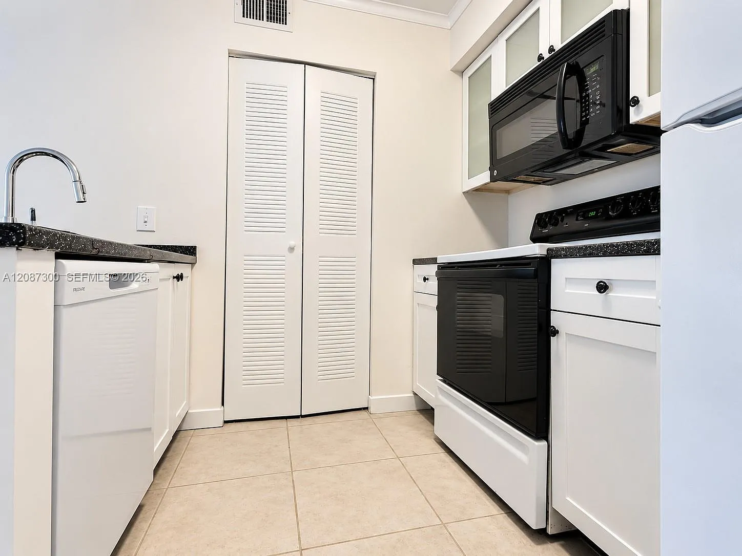 Hollywood Parc Condominiu — Photo 2