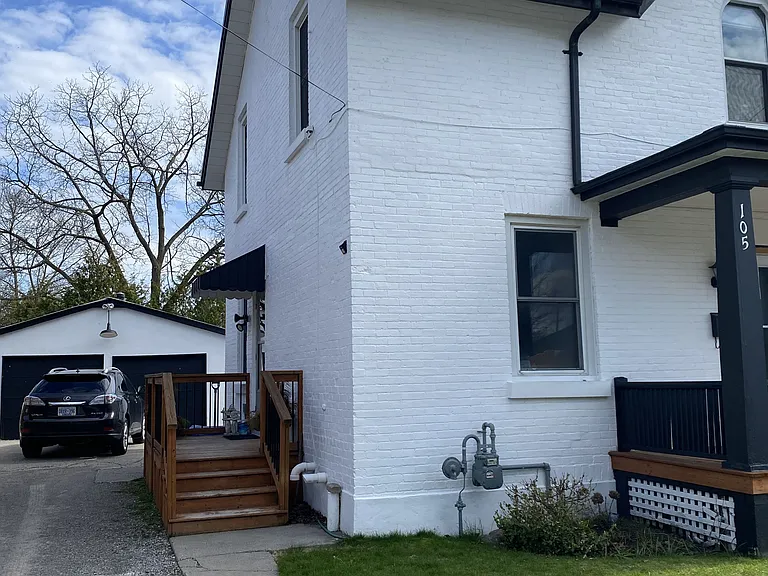 105 Havelock St #UPPER — Photo 1