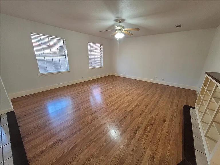 306 E Anderson Ave — Photo 4