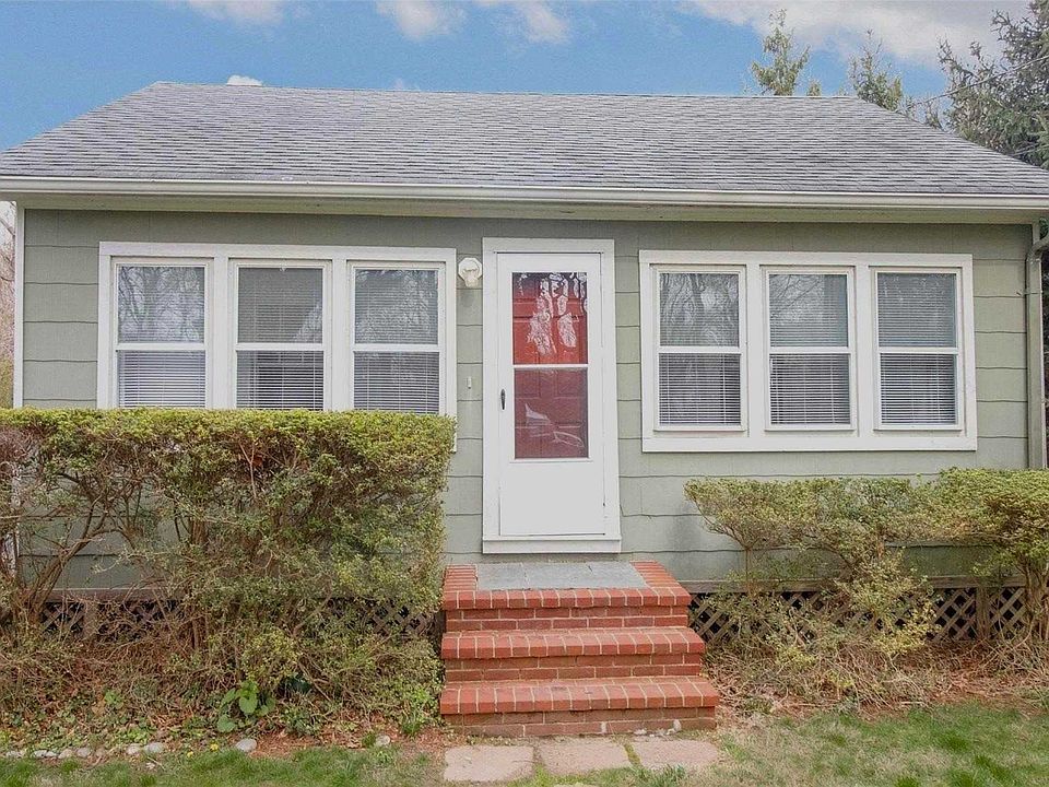 1st image of 5 Sylvan Ln