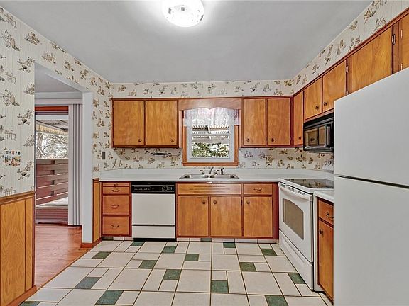 5th image of 3103 Attleboro Pl